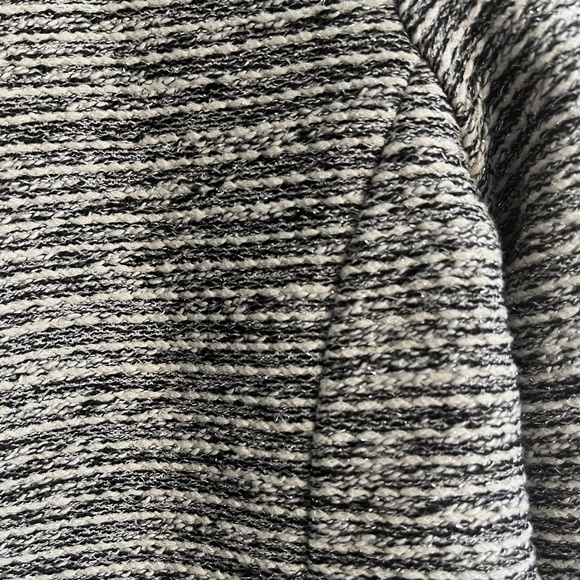 REVIEW Women's Grey Blazer - Picture 6 of 7